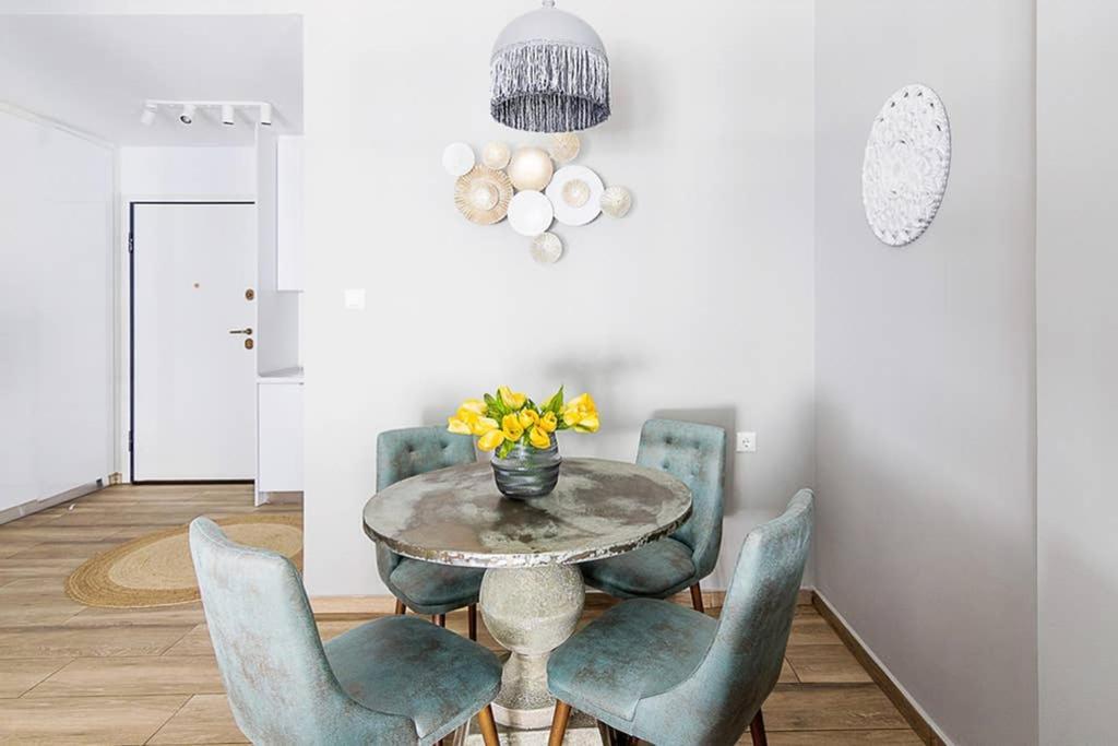 Bright Apartment For 6 Ppl In เอเธนส์ ภายนอก รูปภาพ